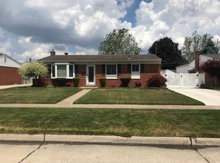 35080 Birchwood St, Westland, MI 48186