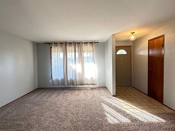 3rd image of 7672 W War Bonnet Dr