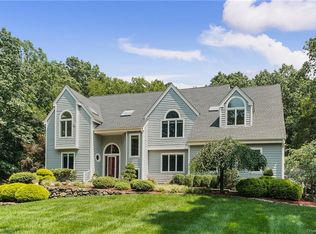 7 Gene Curry Dr, Bedford, NY 10506