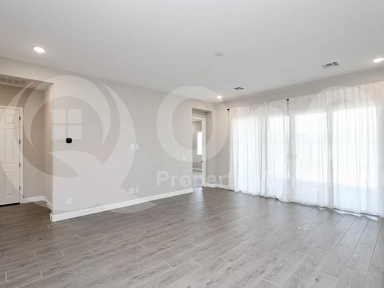 44626 N 44th Ave — Photo 4