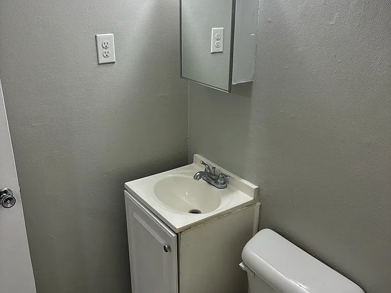 2146 Inwood Ter — Photo 10