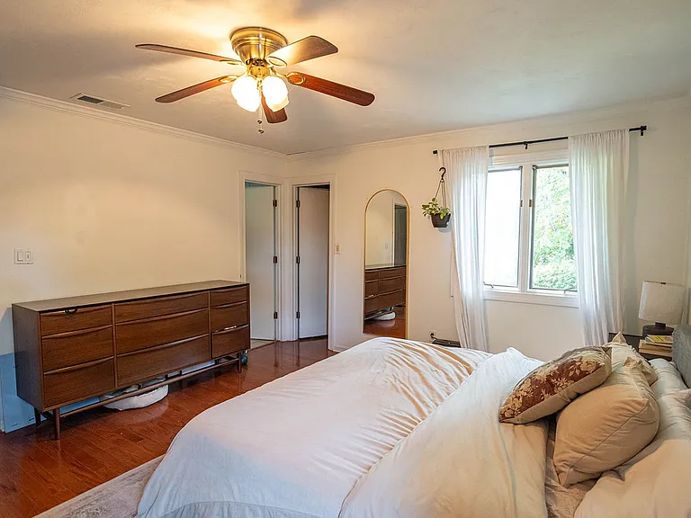 3724 Longchamp Cir — Photo 17