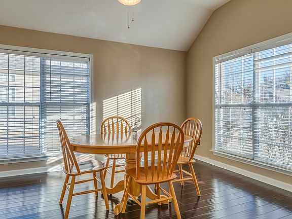 5th image of 3849 Claiborne Cir