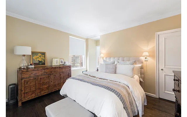 Rented by Douglas Elliman | media 14