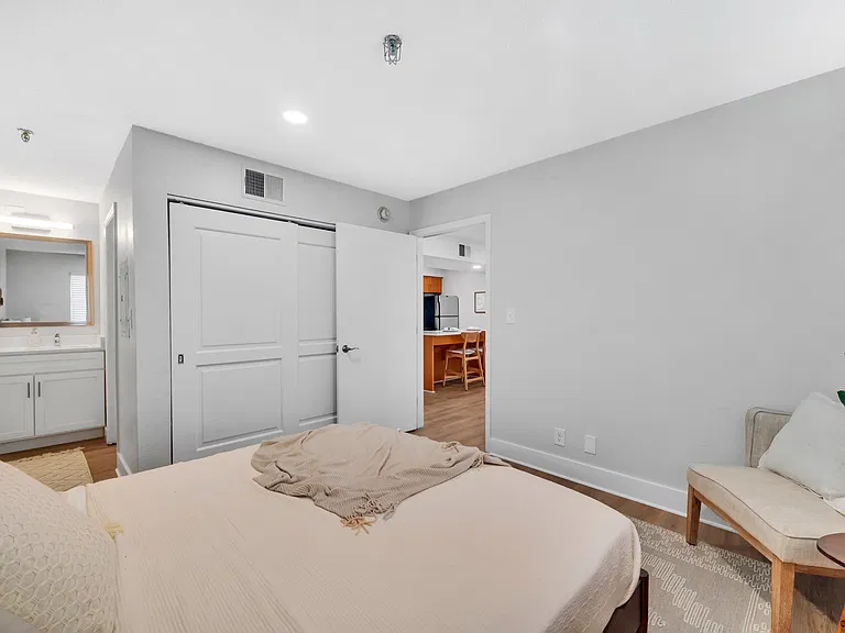 TRELLIS DURHAM RTP Apartments — Photo 17