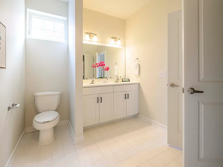 502 Horsey Blvd — Photo 4