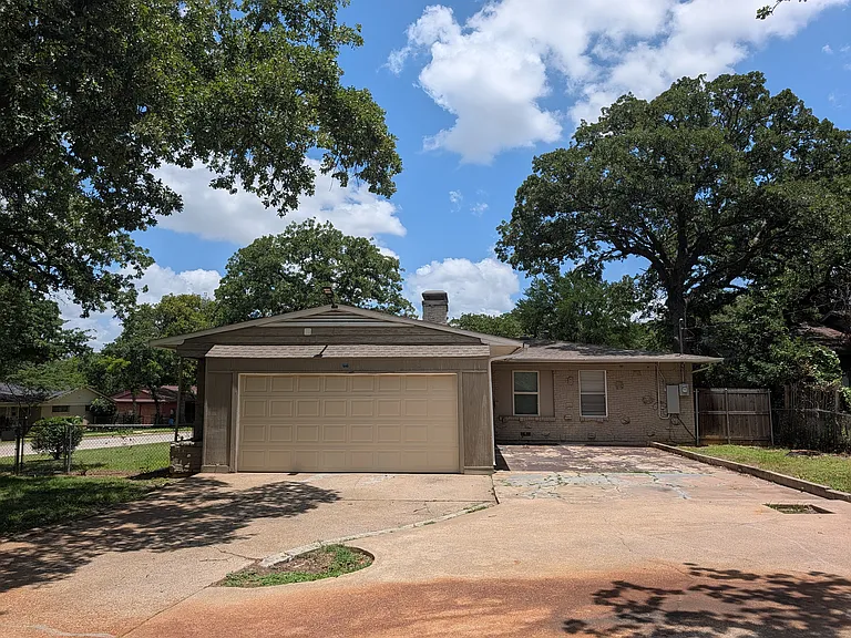 4800 Dunlap Dr — Photo 20