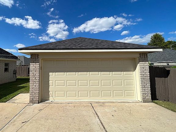 detached garage/office