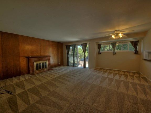 Living Room/ Dining Room