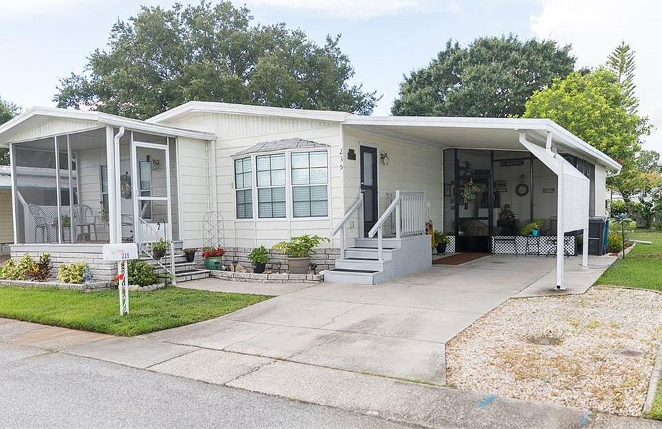 1st image of 235 Pelican Dr N