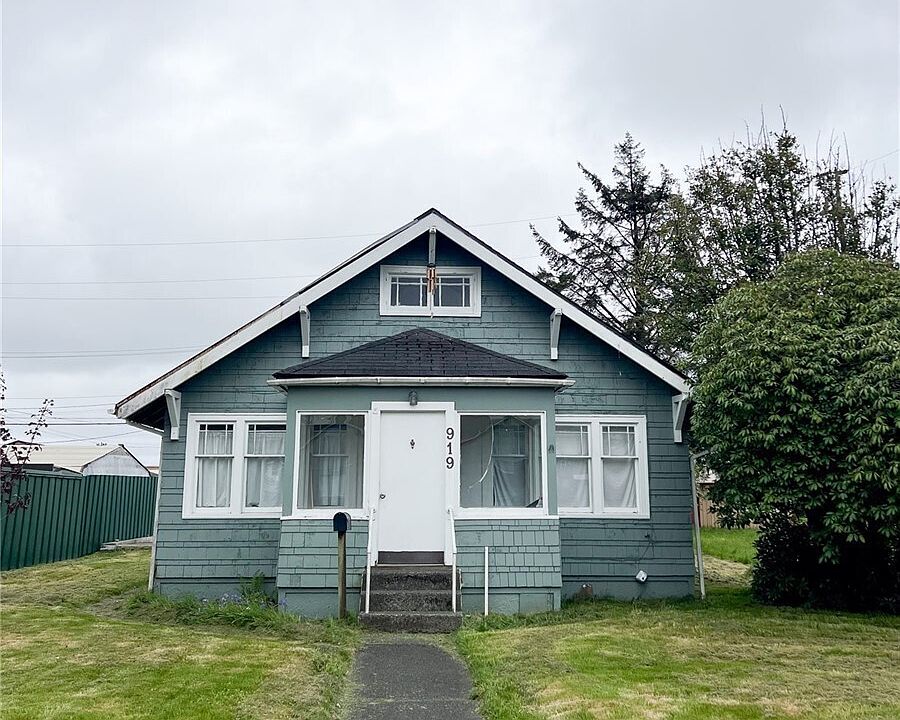 1st image of 919 &9191/2 W Heron Street