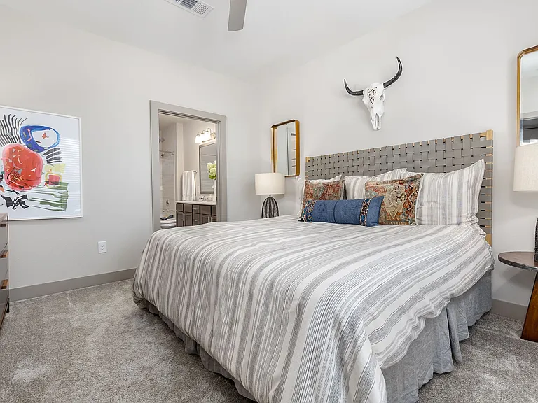 2338 Harvey Mitchell Pkwy S — Photo 44