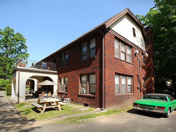 2nd image of 234 Hawthorne St APT 1