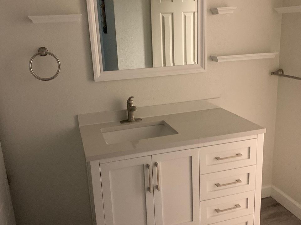 2nd image of 202 Georgetown Dr #1