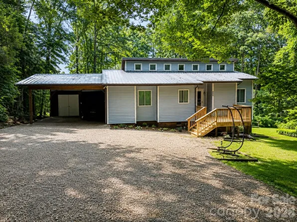 4909 Charmwood Ct NW, Concord, NC 28027