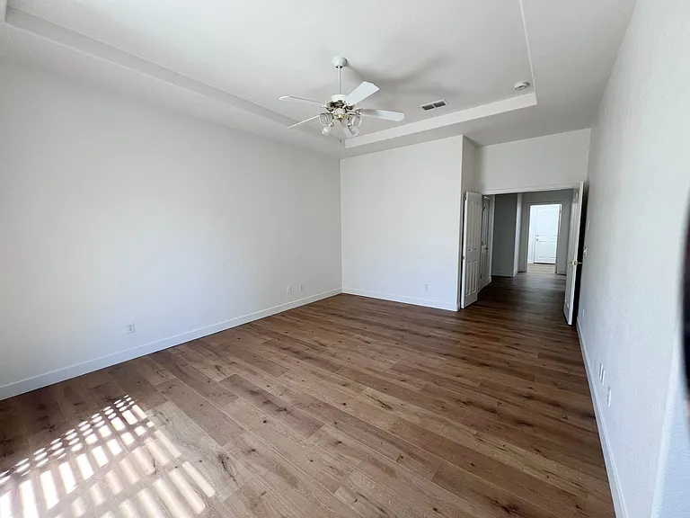 10233 Stathos Dr — Photo 13