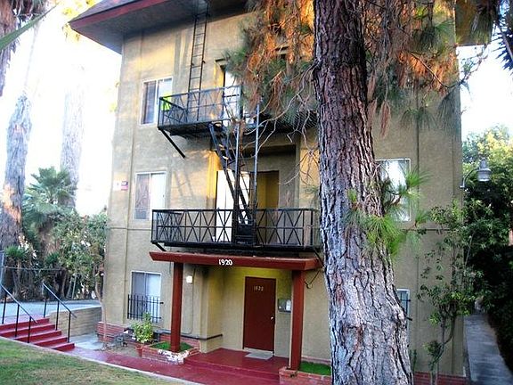4th image of 1920 W 25th St APT 304