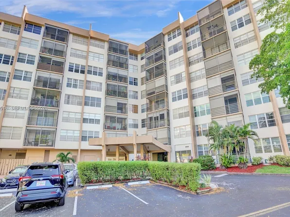 1100 Saint Charles Pl APT 504, Pembroke Pines, FL 33026