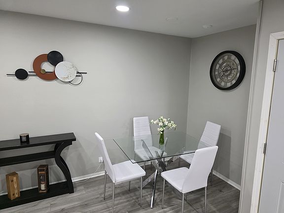5th image of 1930 Kenilworth Cir APT E