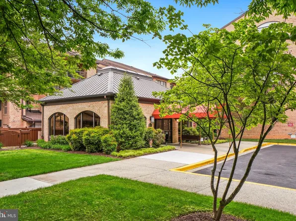 11430 Strand Dr APT 415, Rockville, MD 20852