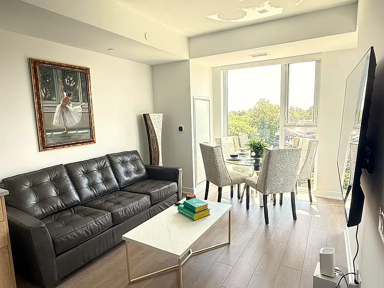 1660 Bloor St W #810 — Photo 9