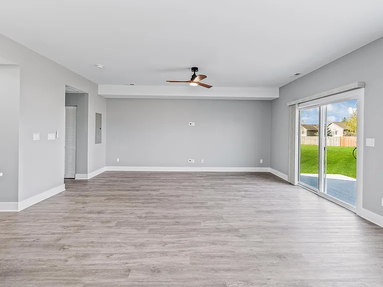 1309 Sage Ln — Photo 6