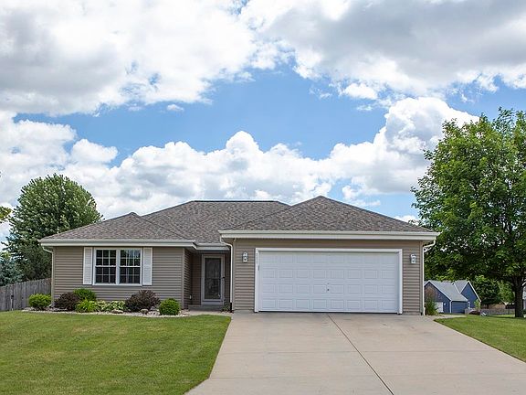 3rd image of 225 Pioneer Dr