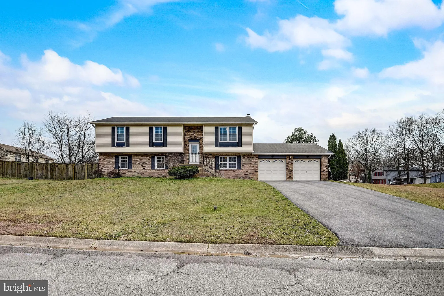 3619 Yorktown Dr photo 1