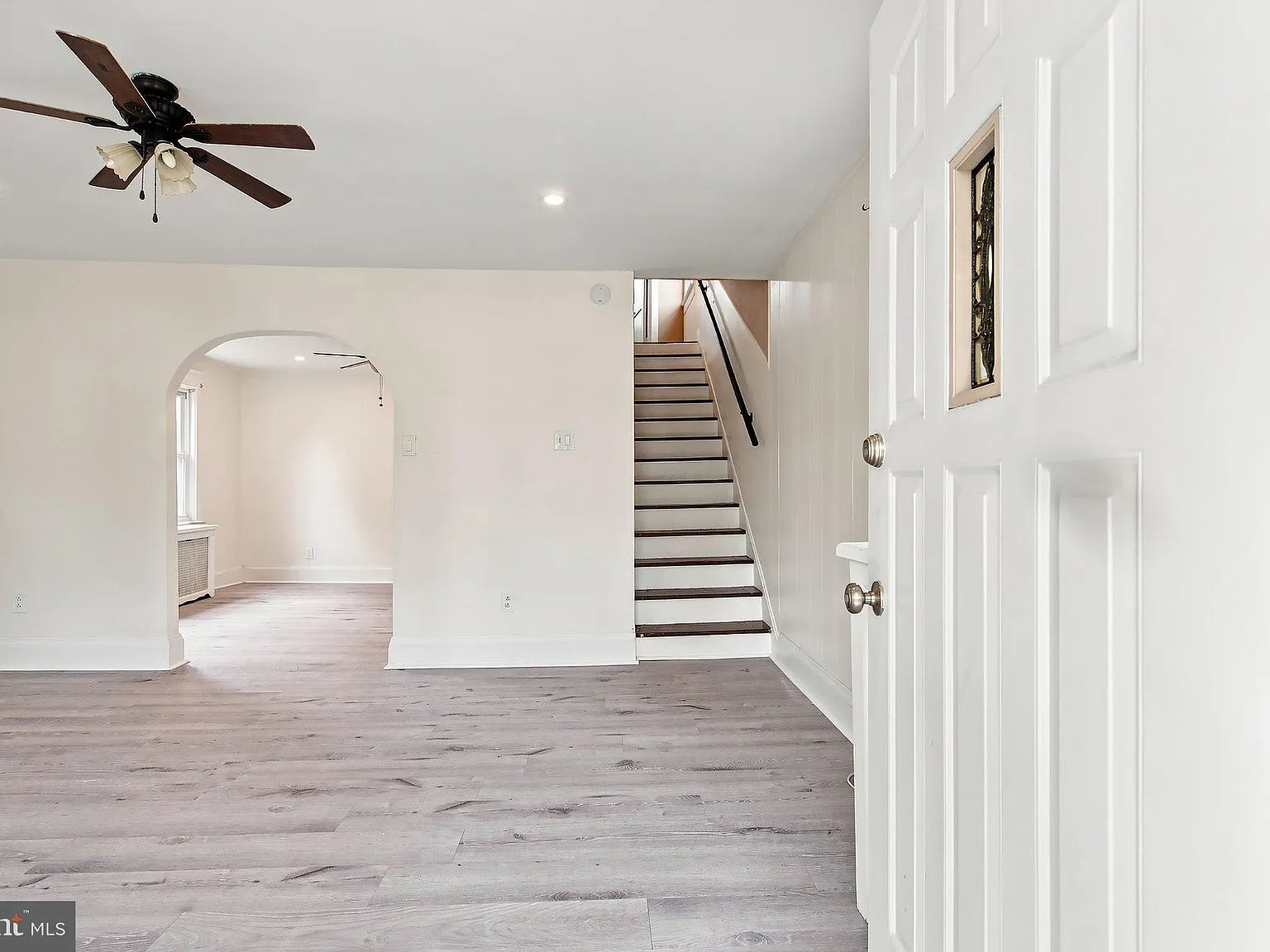 3 bed, 1.0 bath, 1296 sqft, $3,100 — Photo 4