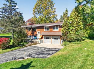 8542 Mulberry Rd, Chesterland, OH 44026