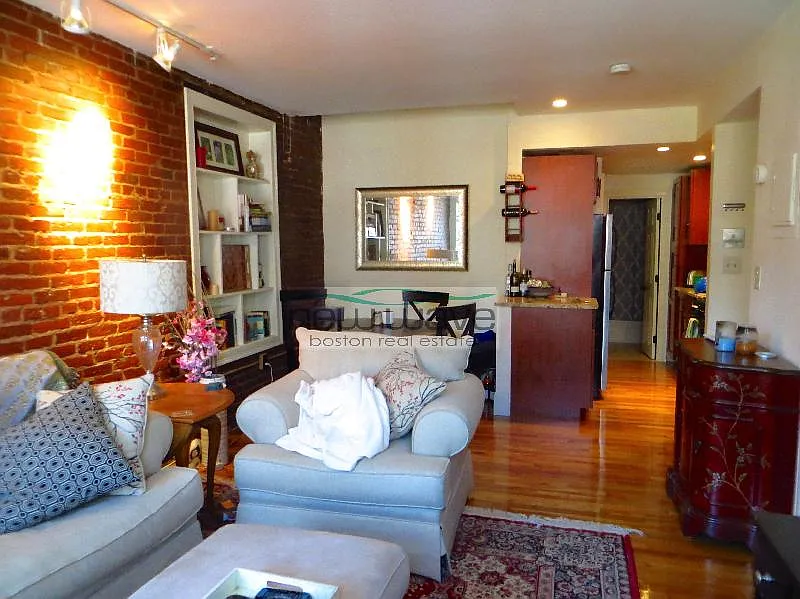 2 bed, 800 sqft, $3,800 — Photo 1