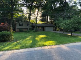 7109 S Walker Rd, Spring Lake, MI 49456