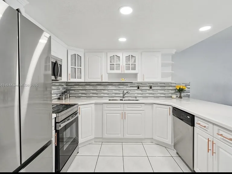 7164 W 2nd Ct — Photo 9