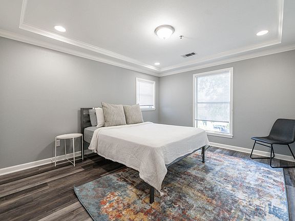3rd image of 823 North St #4