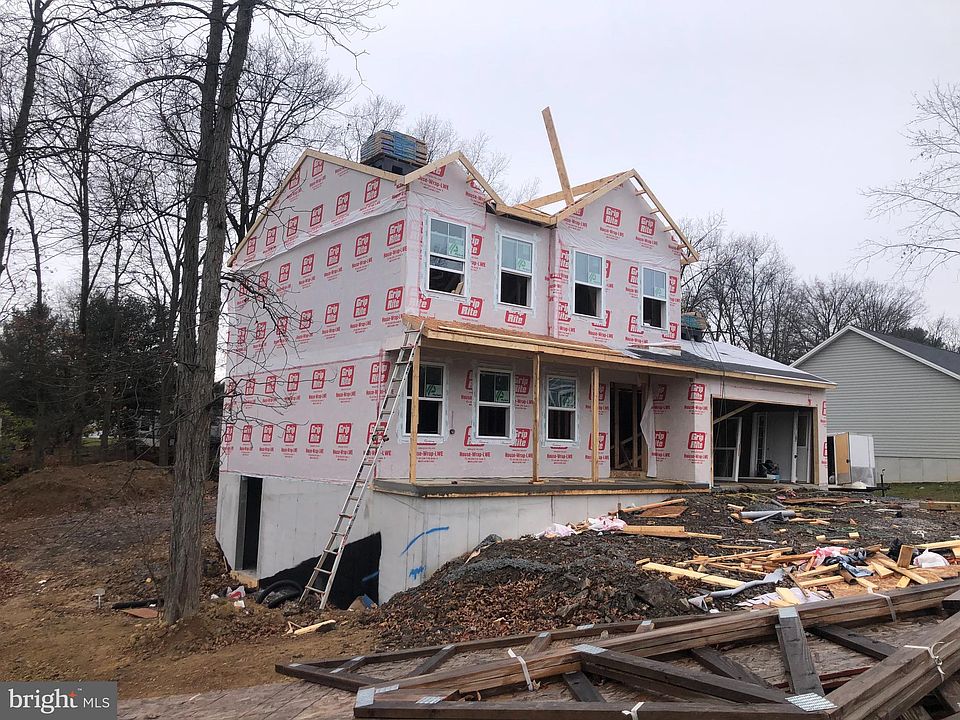 2nd image of 4106 Percy Ave