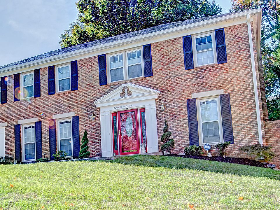 Beautiful Bi-Level All Brick