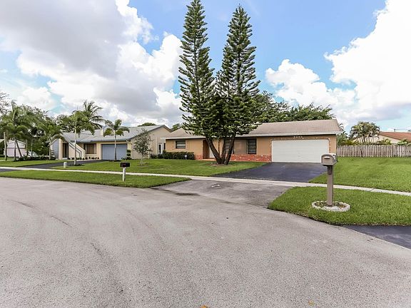 3rd image of 4245 NW 98th Way