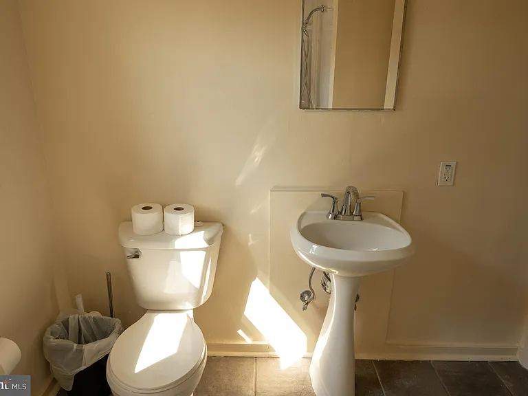 108 Martin Dr — Photo 32