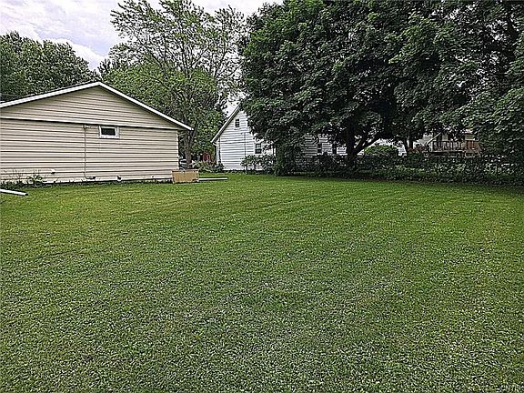 5th image of 408 Birchwood Blvd