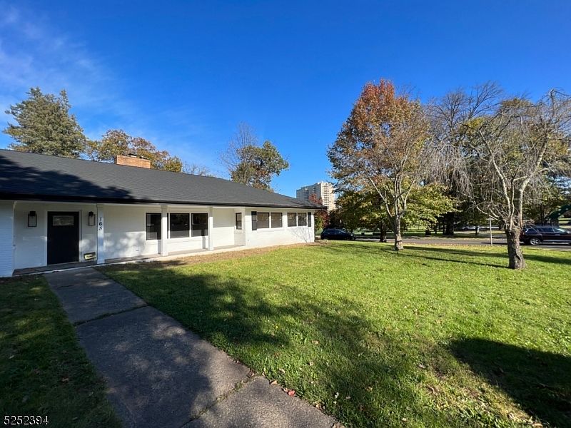1st image of 165 Elmwynd Dr