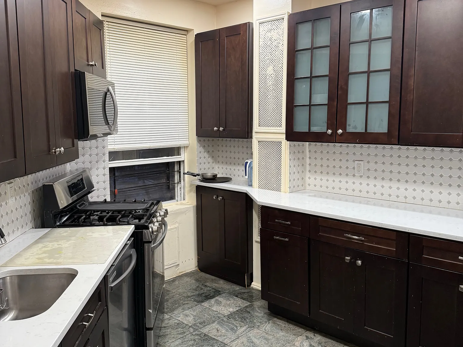 282 Magnolia Ave — Photo 1