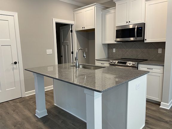 5th image of 73 S Nolan Park Dr