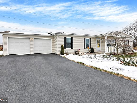 3rd image of 77 Bauer Dr