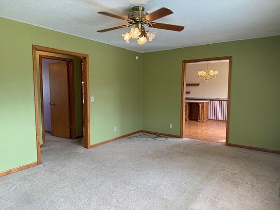 3rd image of 404 Ann St