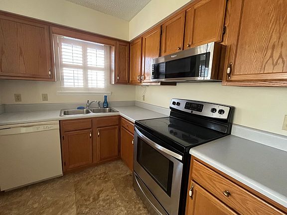 4th image of 829 Tara Trace Cir SW
