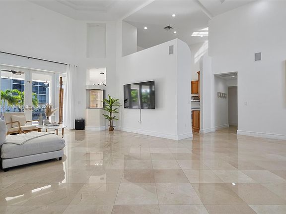 3rd image of 2940 NE 164th St #2940