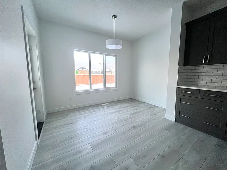 2113 209a St NW — Photo 39