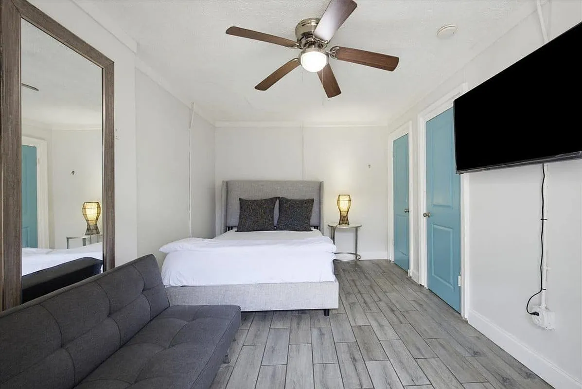 235 Walnut St NW — Photo 2