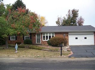 412 Vance Dr, Olney, IL 62450