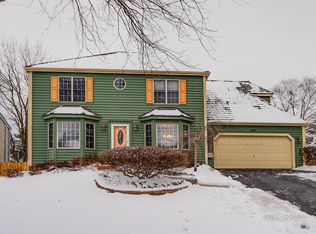 537 Majestic Ct, Gurnee, IL 60031